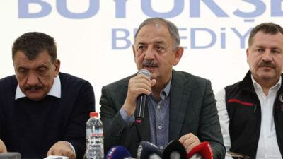 Özhaseki: Depremzedeler enkazdan çıkarılırken ‘Partisine bakın’ diyen ahlaksızlar var