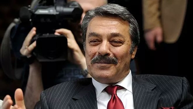 Yeşilçam’ın usta oyuncusu Kadir İnanır’a o partiden milletvekilliği teklifi gitti!