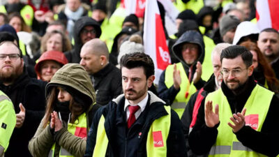 Almanya’da havalimanlarında grev! Uçuşlar iptal edildi