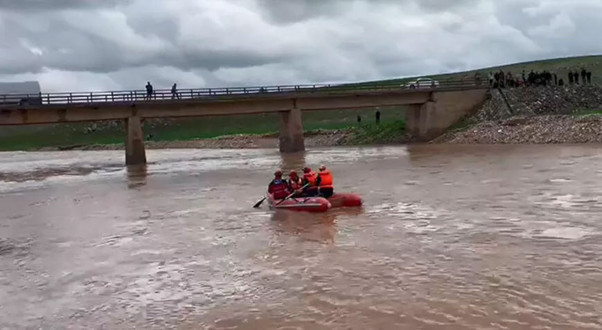 Mardin’de debisi yükselen dereye düşen 11 yaşındaki Fatma kayboldu