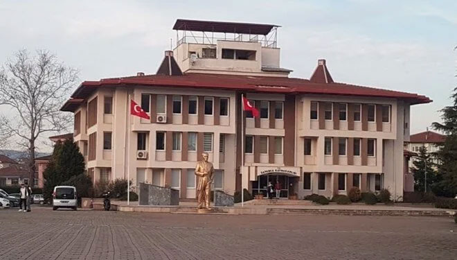 Kaymakamlıkta çalışma odasında ölü bulundu