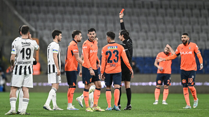 Başakşehir’in ligdeki kötü gidişi sürdü Spor Toto Süper Lig'in 25. haftasında sahasında Beşiktaş'a 2-0 mağlup
