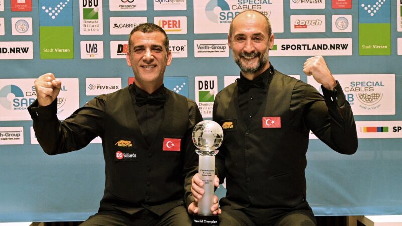 Üst üste 3. kez! Türkiye 3 bant bilardoda dünya şampiyonu Semih Saygıner ve Tayfun Taşdemir'in yer aldığı milli takım, 3