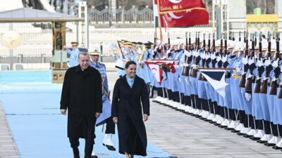 Macaristan Cumhurbaşkanı, Türkiye’de! Resmi törenle karşılandı