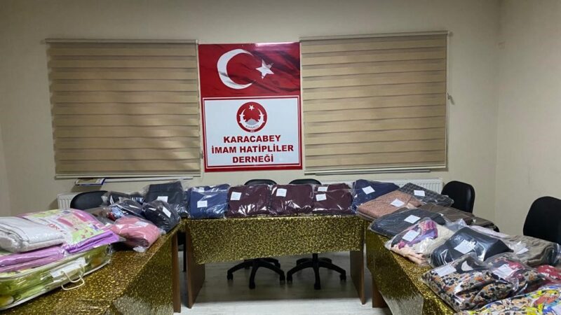 Karacabey’de kadınlar depremzedeler için eşofman ve pijama takımı dikiyor Karacabey İmam Hatipliler Derneği (KİHMED) Hanım Kolları, Kahramanmaraş merkezli 10
