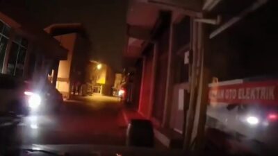 Bursa’da duvara çarptı, otomobili bırakıp kaçtı