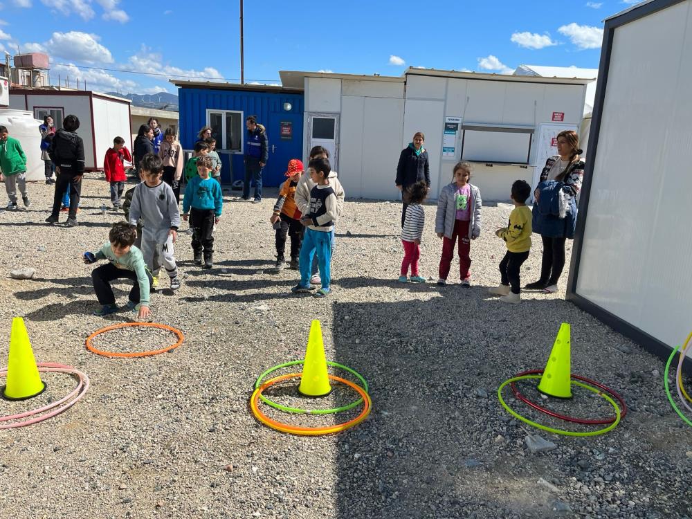 Nilüfer Belediyesi yaraların sarılması için Samandağ’da
