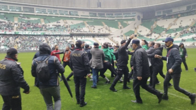 Bursa’da gergin maç!