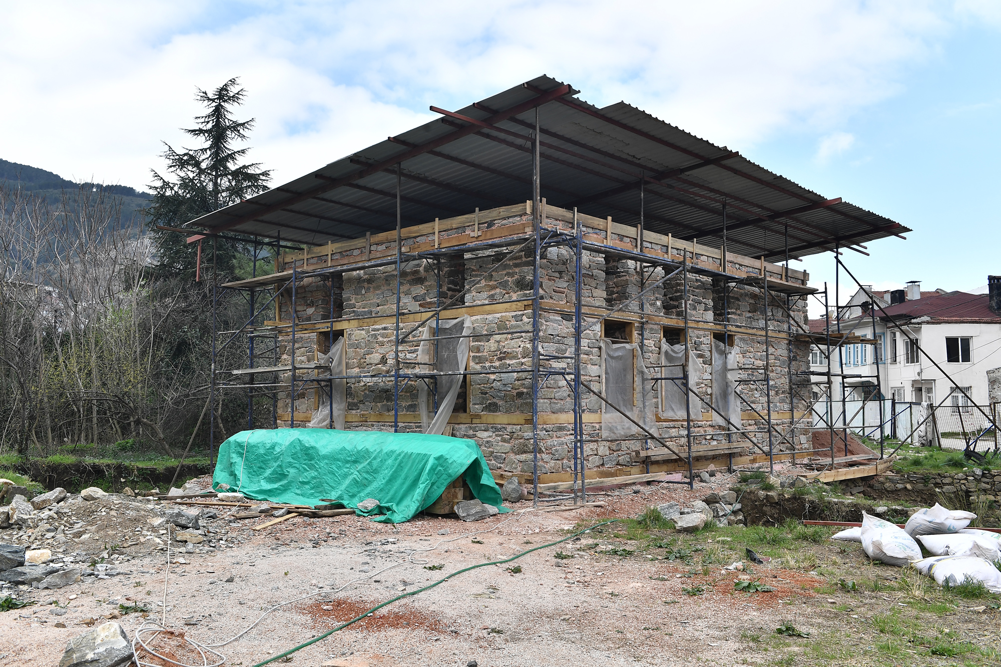 Bursa’da tarihi mescid gün yüzüne çıkıyor