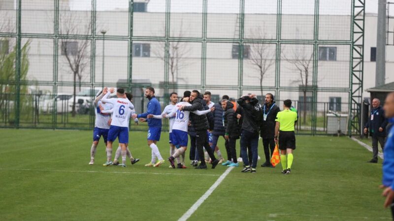 TFF 3. Lig 3. Grup'taki Bursa Yıldırımspor, Osmaniyespor'un ligden çekilmesi
