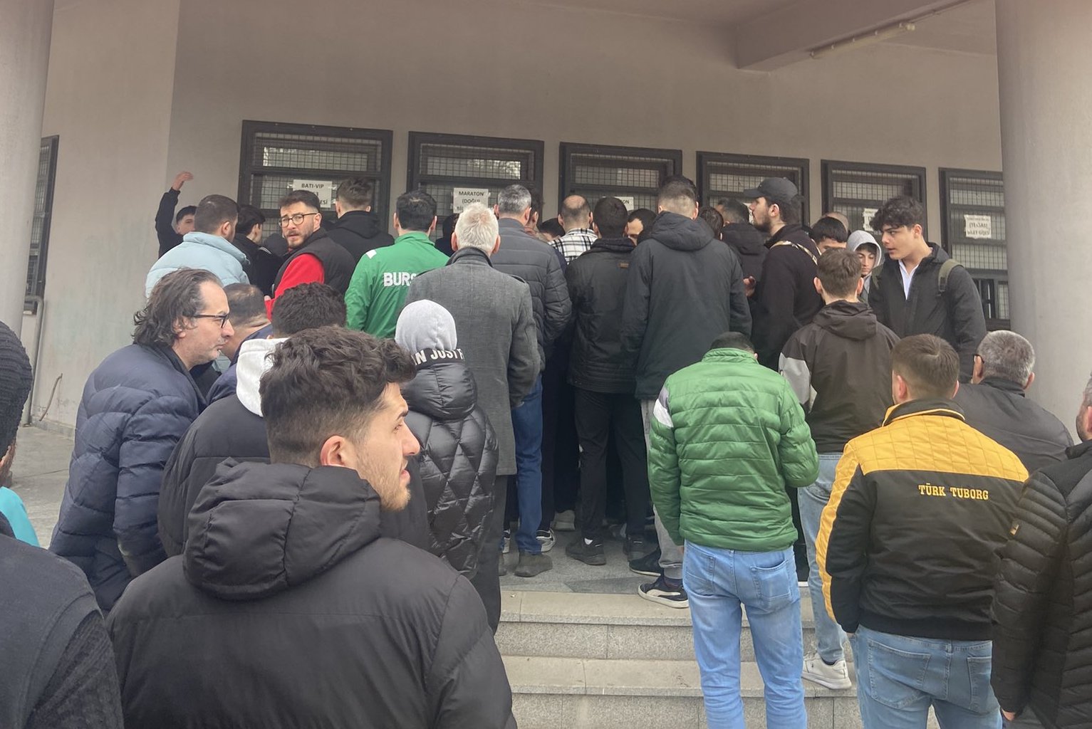 Bursa’da kuyruk oluşturan maç! Biletler kapış kapış…