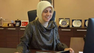 Merve Kavakcı görevden alındı