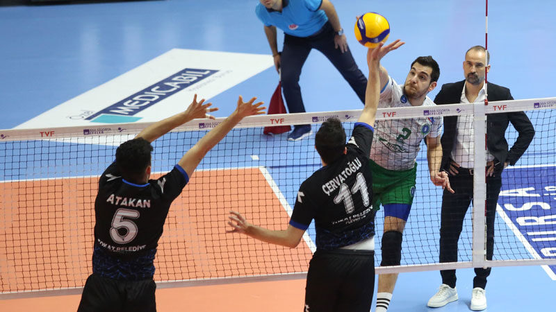 Bursa Büyükşehir Belediyespor sahasında Tokat Belediye Plevne'yi set vermeden geçti.