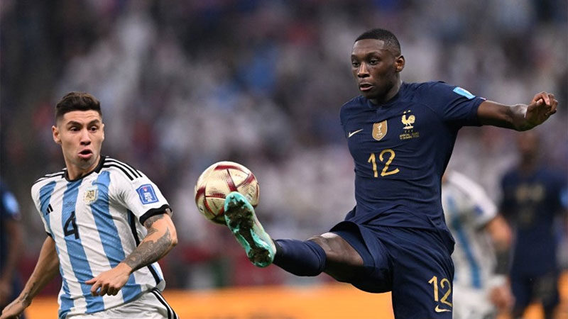 ManU’dan rekor transfer bedeli Manchester United, Eintracht Frankfurt forması giyen Randal Kolo Muani'yi rekor