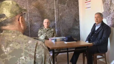 Bakan Akar, Hatay’da Mehmetçik’i ziyaret etti