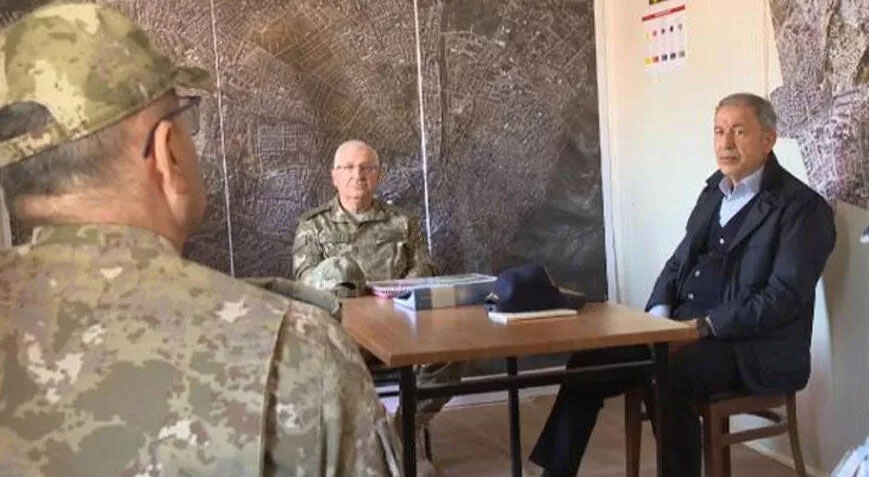 Bakan Akar, Hatay’da Mehmetçik’i ziyaret etti