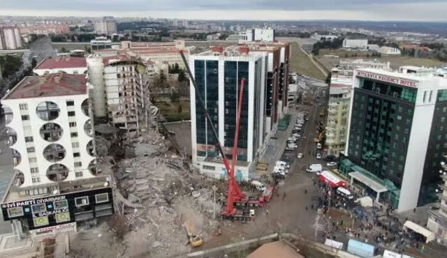 Deprem felaketinde 89 kişiye mezar olmuştu! Galeria İş Merkezi ile ilgili yeni skandal Deprem felaketinde 89 kişiye mezar olmuştu! Galeria İş Merkezi ile ilgili yeni skandal