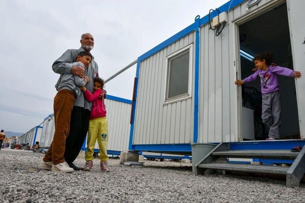 Ölümü 3 kez yendi – Önce Covid sonra patlama ve deprem Ölümü 3 kez yendi – Önce Covid sonra patlama ve deprem