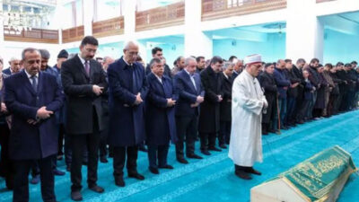 AK Parti’li Yılmaz’ın annesi, Bingöl’de toprağa verildi