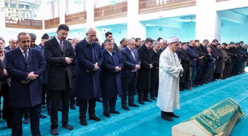 AK Parti’li Yılmaz’ın annesi, Bingöl’de toprağa verildi