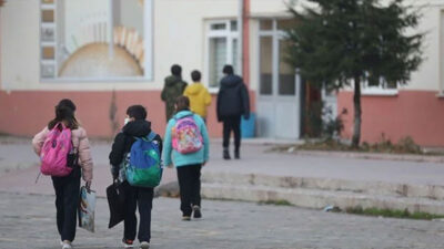 Deprem bölgesindeki 4 ilde bugün ders zili çaldı