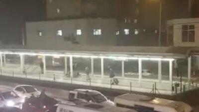 Bursa’da asker konvoyu yapan gençler trafiği durma noktasına getirdi