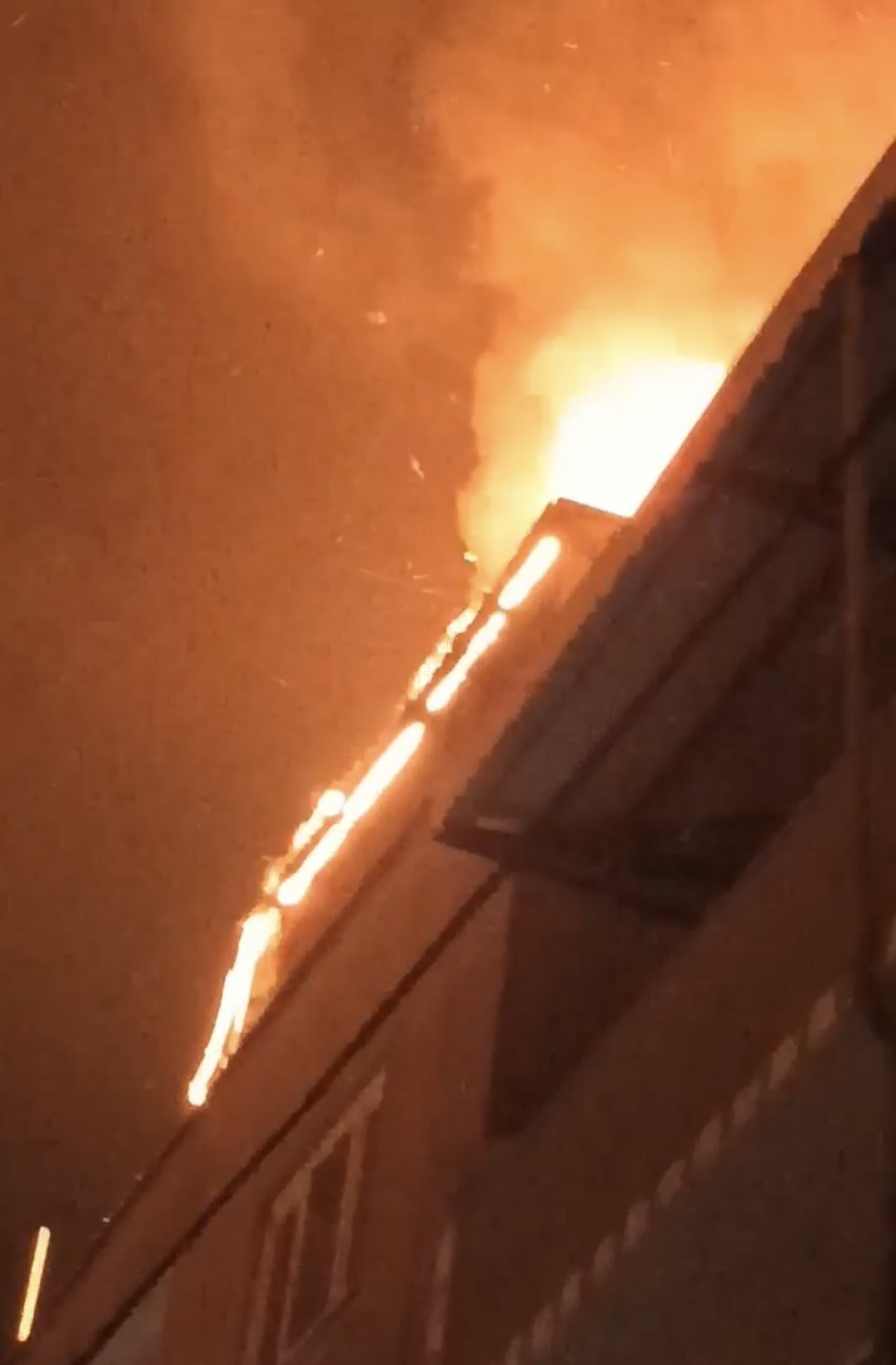 Bursa’da korkutan gece! Alev alev yandı…