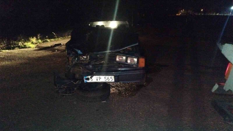Bursa’da lastik tamiri için kenara çekilen araca, otomobil çarptı: 1 yaralı Orhangazi’de İznik Gölü sahil yolu üzerinde meydana gelen trafik kazasında