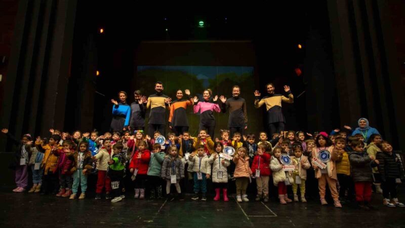 Bursa Büyükşehir Belediyesi Şehir Tiyatrosu, Uluslararası Dünya Çocuk ve Gençlik