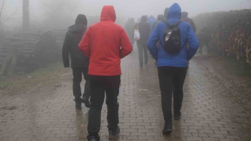Çanakkale Zaferi’nin yıl dönümünü yürüyüşle kutladılar Nilüfer Belediyesi tarafından Çanakkale Zaferi’nin 108. yıl dönümünde düzenlenen “Yürüyelim