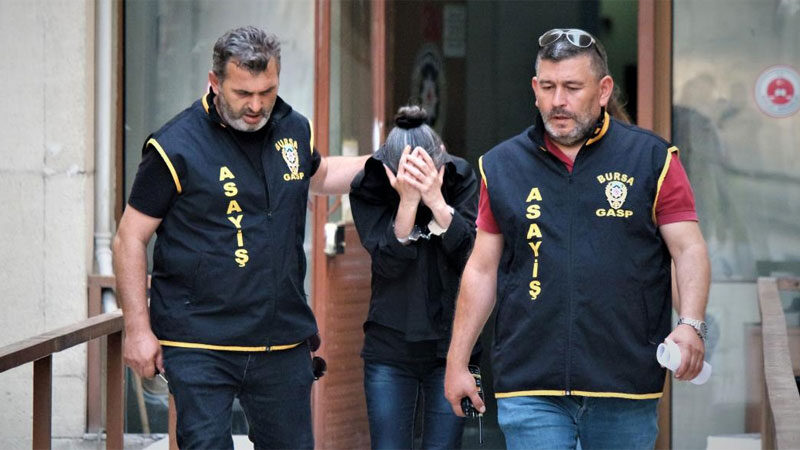 Bursa'da çöp evde bakımsız halde bulunan çocuğun teyzesinin yargılandığı davanın