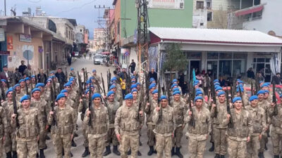 Hatay’da görev yapan askerler komando marşıyla kentten ayrıldı