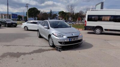 Bursa’da otomobil ile motosiklet çarpıştı: 1 ağır yaralı