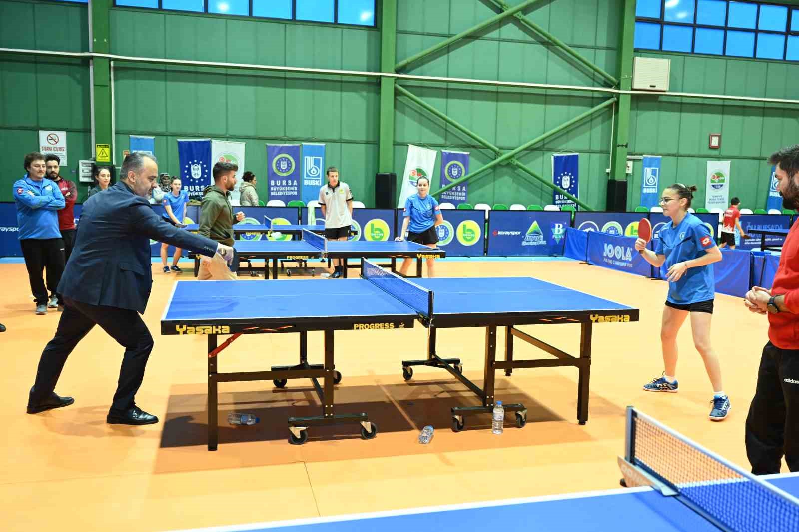 Depremzede sporculara Bursa’da moral