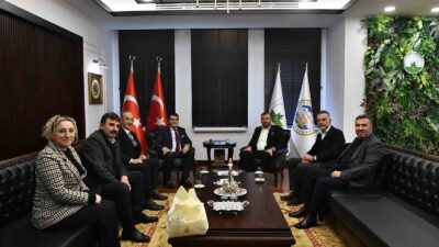 Dündar: Çarşı esnafı AVM’lere karşı güçleniyor