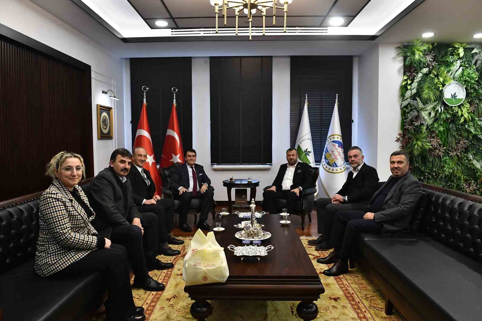 Dündar: Çarşı esnafı AVM’lere karşı güçleniyor