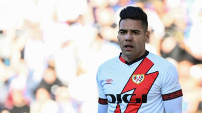 Falcao, Avrupa futboluna veda ediyor