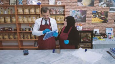 Başkan Işık’tan depremzedelere tatlı bir ziyaret