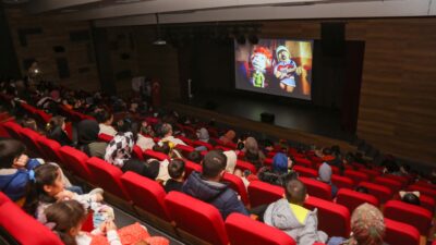 Gürsu’da ücretsiz sinema ve tiyatro keyfi