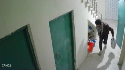 Bursa’da girdiği apartmanda eline ne geldiyse çalarak kayıplara karıştı