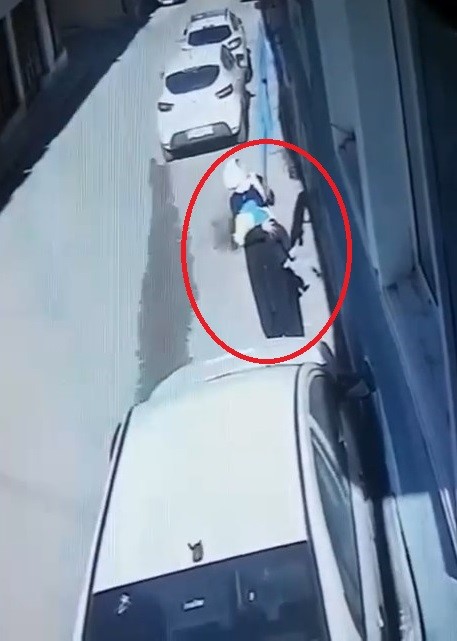 Bursa’da pes dedirten olay! Kucağındaki bebeğe aldırmadan…