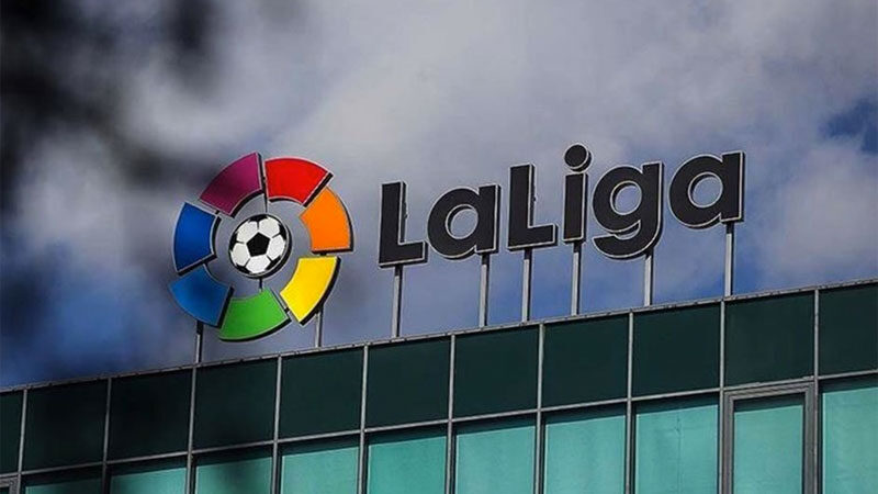 VAR kararı tartışma yarattı! Ligin durdurulmasını istediler İspanya La Liga'da Cadiz, Elche'yle oynanan maçta rakibinin bulduğu golün