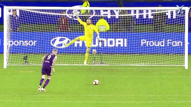 Kalecilere penaltıda çifte yasak! Uluslararası Futbol Birliği Kurulu (IFAB), kalecilerin penaltılar öncesinde kale direklerine