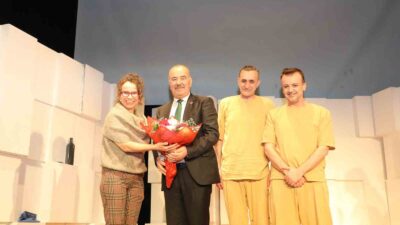 Mudanya Tiyatro Günleri Levent Üzümcü Tiyatrosu oyuncusu Şenay Gürler’in sahnelediği,