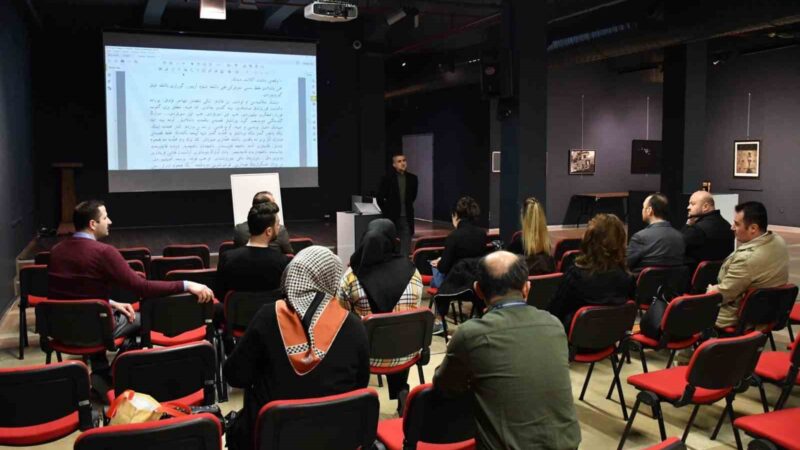 Müze personeline Osmanlıca dersi Bursa Büyükşehir Belediyesi, mevcut personeli günün şartlarına göre daha donanımlı