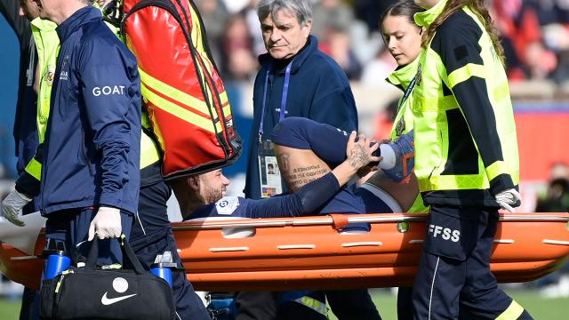 Neymar sezonu kapattı Neymar sezonu kapattı