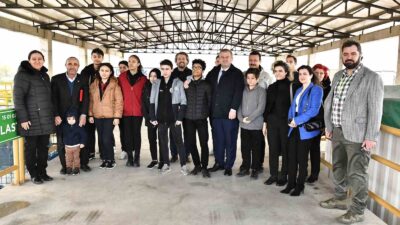 Osmangazi’de en çevreci muhtar ve öğrencilere plaket