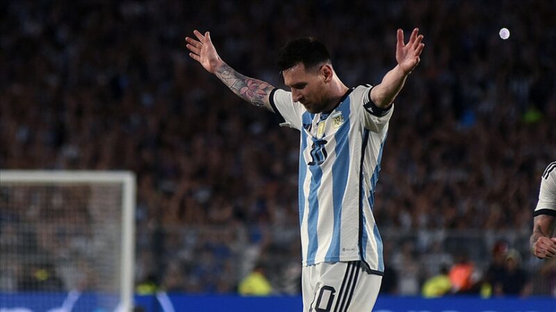 Son dünya şampiyonu Arjantin'in yıldızı Lionel Messi, milli takımının Curaçao