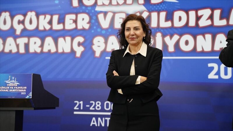 Başkanlığını Gülkız Tulay'ın yaptığı Türkiye Satranç Federasyonu (TSF) lisanslı kadın