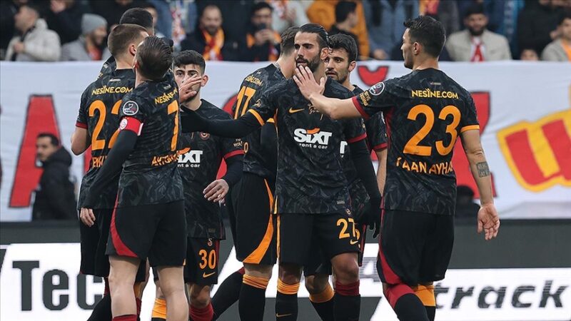 Galatasaray, milli maçlar dolayısıyla Spor Toto Süper Lig'e verilecek arada